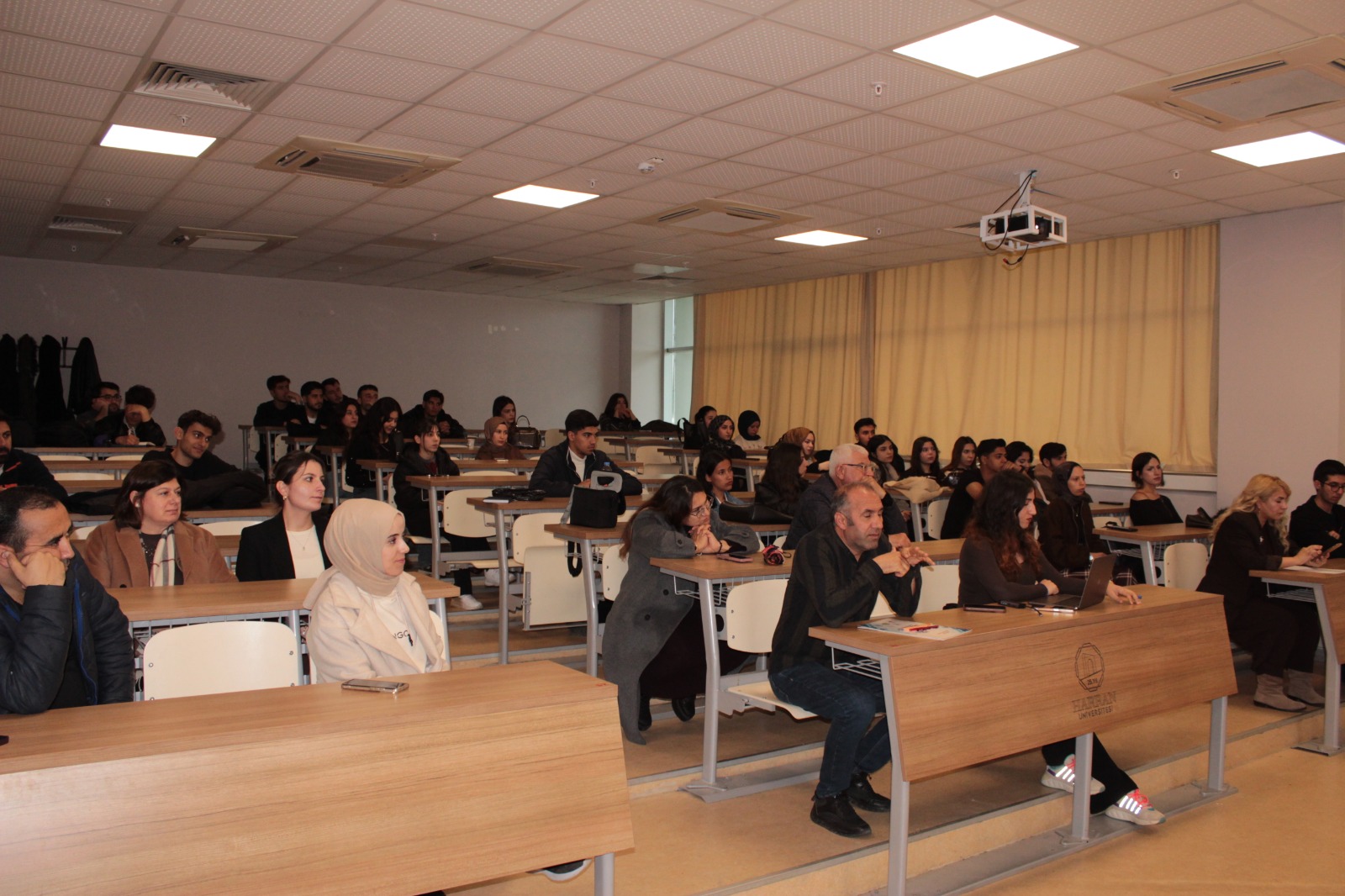 FAKÜLTEMİZDE ERASMUS BİLGİLENDİRME ETKİNLİĞİ DÜZENLENDİ